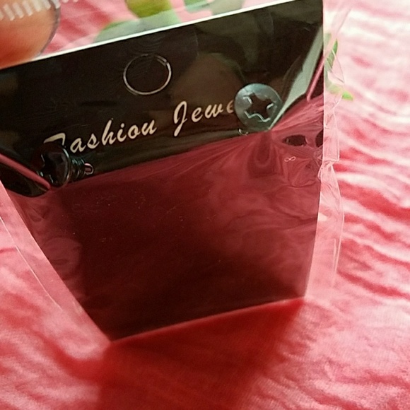 Unique Earrings - Picture 2 of 2